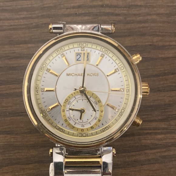 Michael Kors Watch - Picture 4 of 6